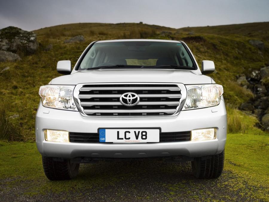  Toyota Land Cruiser 200 V8 2007 года  (UK) (фото 7 из 14)
